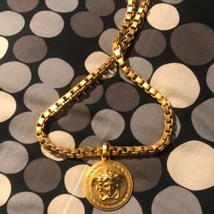 Versace chain